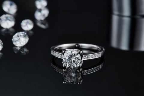 Eterna Torch IV Classic Round Cut - Eterna Diamonds | Lab Grown Diamond