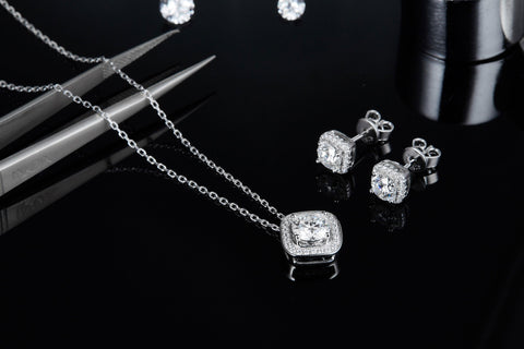 Belle V Diamond Stud Earrings - Eterna Diamonds | Lab Grown Diamond